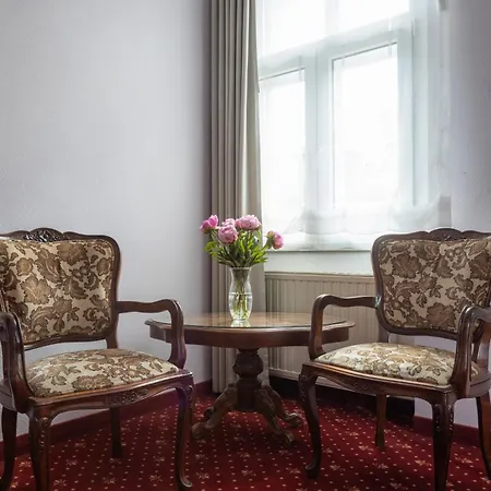 شقة فندقية Weisses Haus 4*