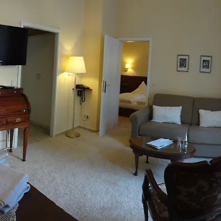شقة فندقية Weisses Haus 4*