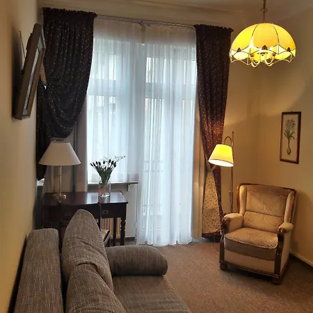 شقة فندقية Weisses Haus 4*
