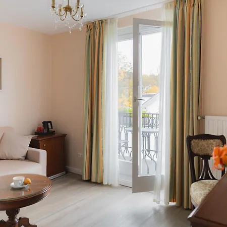 Weisses Haus 4* سيئة كيسينجين