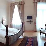 Weisses Haus Hotel apartamentowy Bad Kissingen