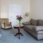Weisses Haus Hotel apartamentowy 4*