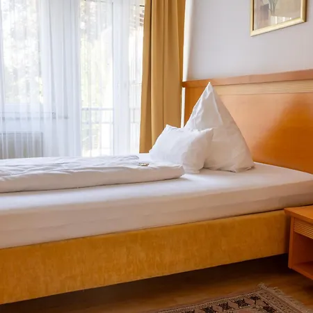 Weisses Haus 4*