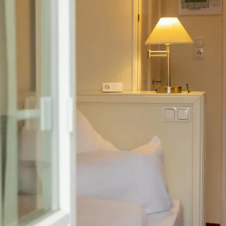 Aparthotel Weisses Haus 4*